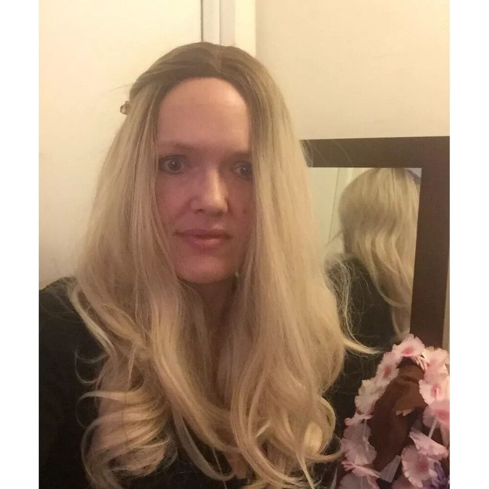 Long Wavy Ombré Synthetic Wig Ash Blonde Cosplay Professional Cut Hair Womens F